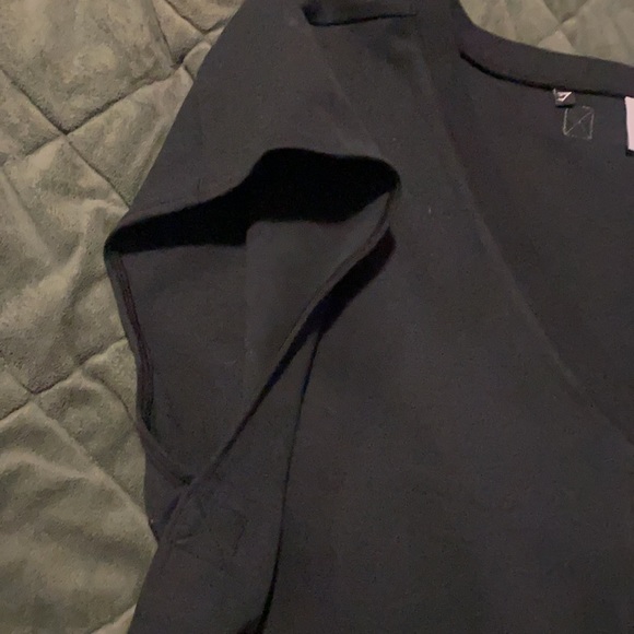 BLK Gymshark Top - Picture 4 of 7